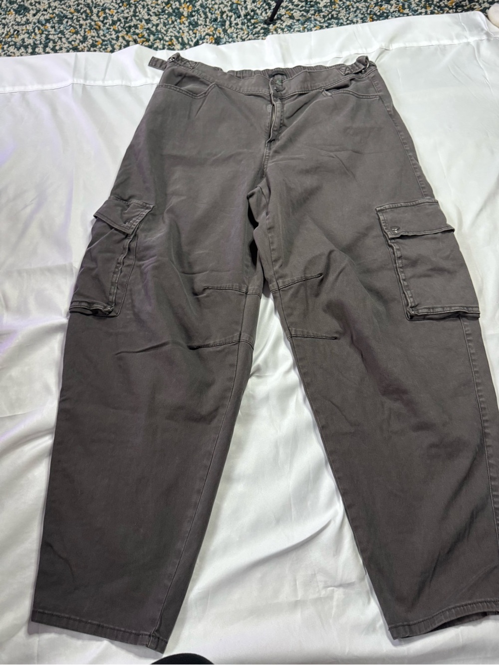 Wild Fable Woman’s Cargo Barrel Pants in Charcoal Gray
